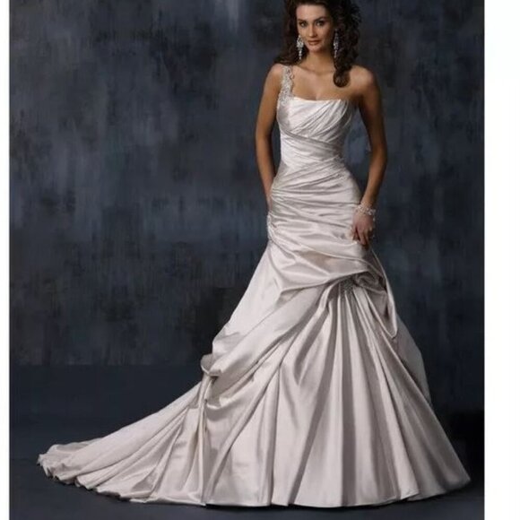 Maggie Sottero Dresses & Skirts - Maggie Sottero Fiorella